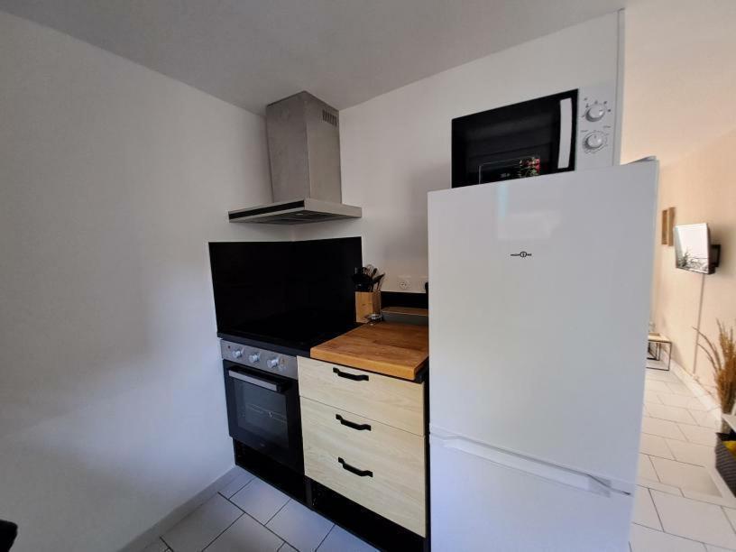 La Lillebonnaise Meuble Au Coeur De Lillebonne Villa Buitenkant foto